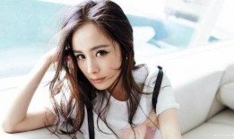 粉色旗袍吃瓜,一场视觉与味蕾的盛宴