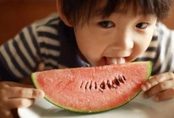 夏日吃瓜的感受,瓜果飘香——畅享清凉夏日美味之旅