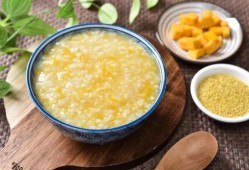 宝宝吃瓜甜水嘀嗒,夏日清凉育儿新体验