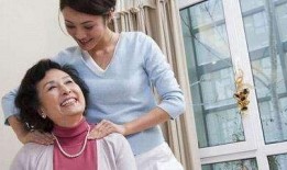 娜逗婆婆吃瓜,揭秘娱乐圈幕后故事