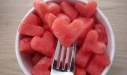 吃瓜成精,揭秘网络时代下的“瓜民”现象