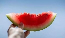 未来的人怎么吃瓜,揭秘未来人如何品尝瓜果新风尚