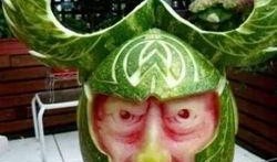 奇葩故事吃瓜,一场荒诞离奇的吃瓜盛宴