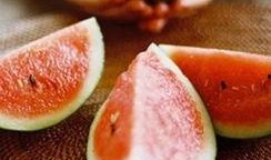 花尤吃瓜,揭秘娱乐圈的甜蜜与苦涩