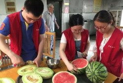 吃瓜的曾奶奶,揭秘老一辈的休闲生活