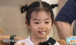 戚薇女儿吃瓜,萌翻网友！