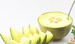 网纹瓜拌着吃,凉拌滋味，尽享清爽夏日