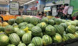 无锡祥和花园吃瓜,夏日吃瓜盛宴，邻里共享欢乐时光