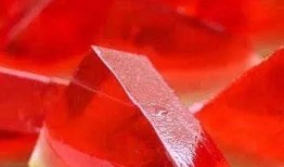 吃西瓜果冻连瓜都吃,尽享夏日清新，连瓜带汁一网打尽